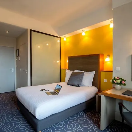 Szálloda De Normandie 4*