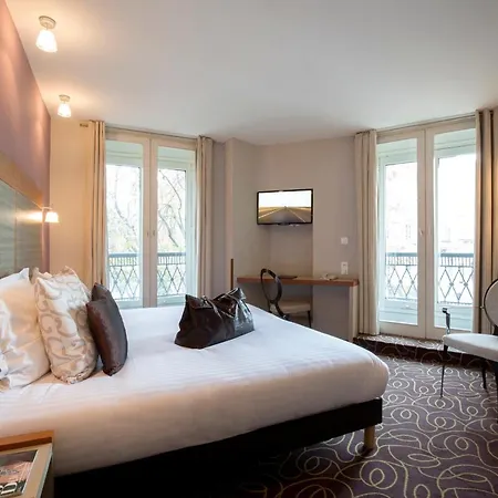 Szálloda De Normandie 4*